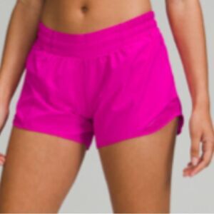 New with tags lululemon hotty hot low rise lined shorts
